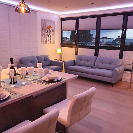 Central Penthouse With Hot Tub & Views 23 Cheltenham Exterior photo